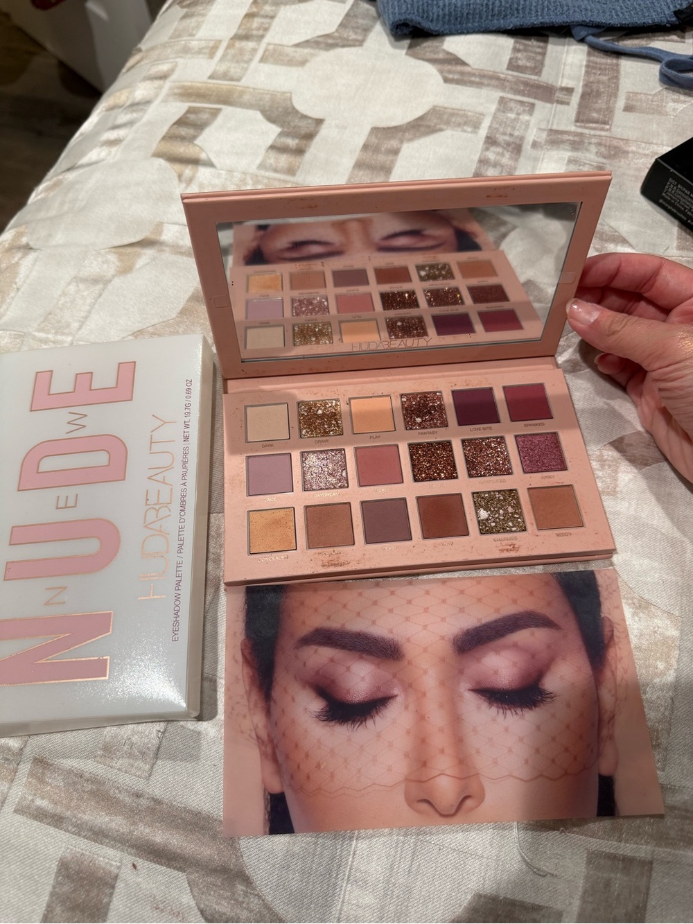 HUDA BEAUTY Nude Eyeshadow Palette – Pink, Peach & Neutral Tones